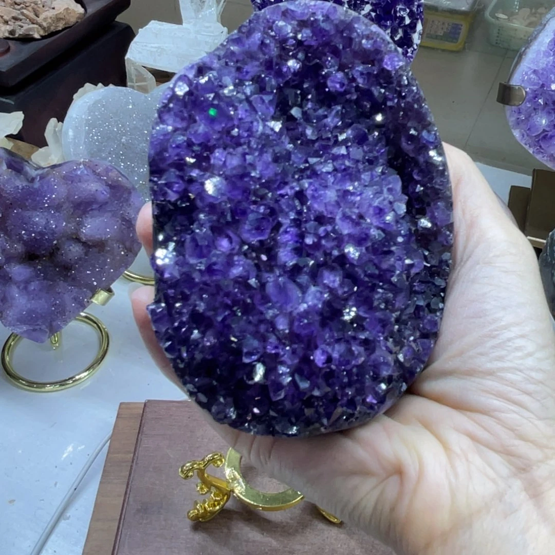 紫晶未镶嵌大型摆件（非配饰）