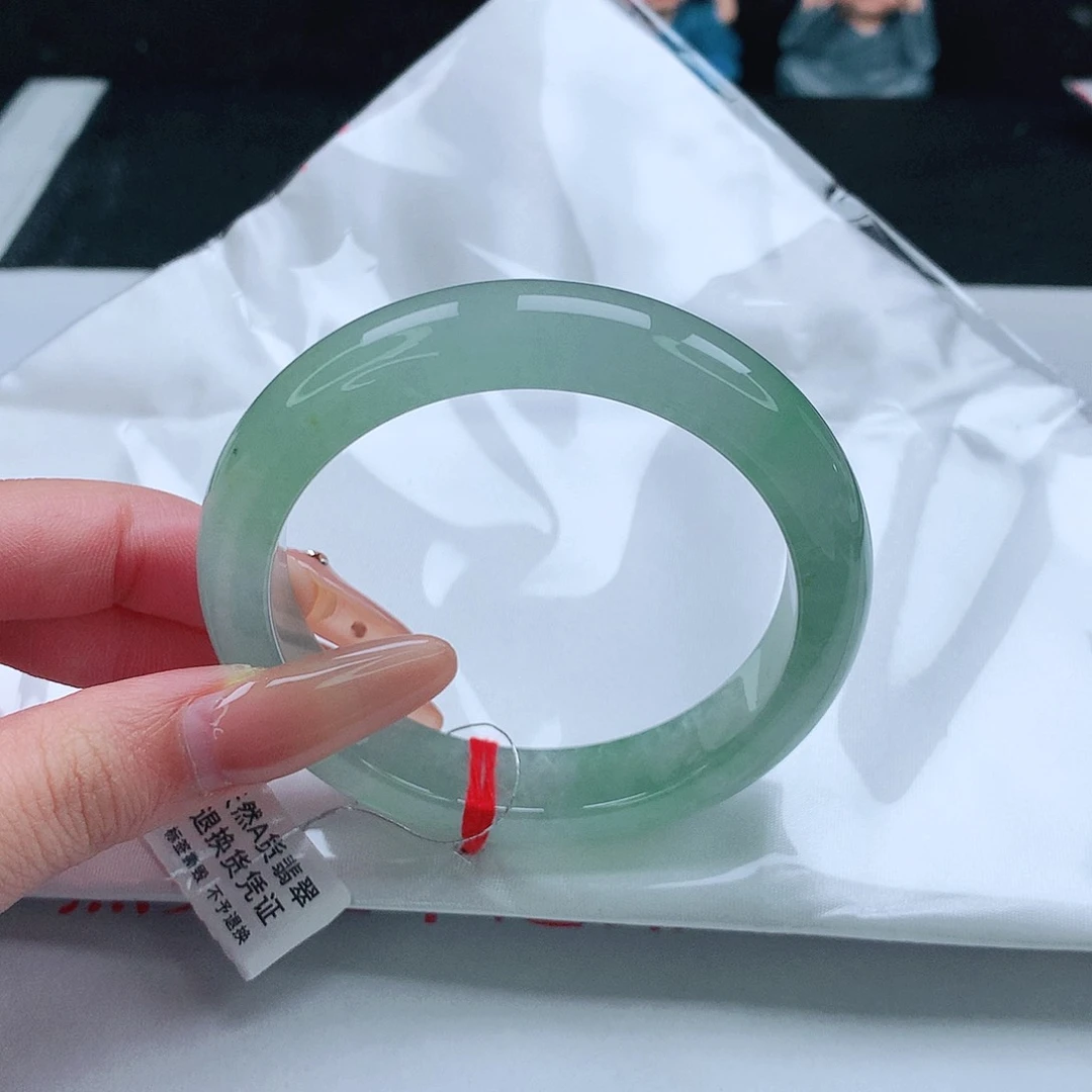 翡翠手镯未镶嵌彩**雨54圈