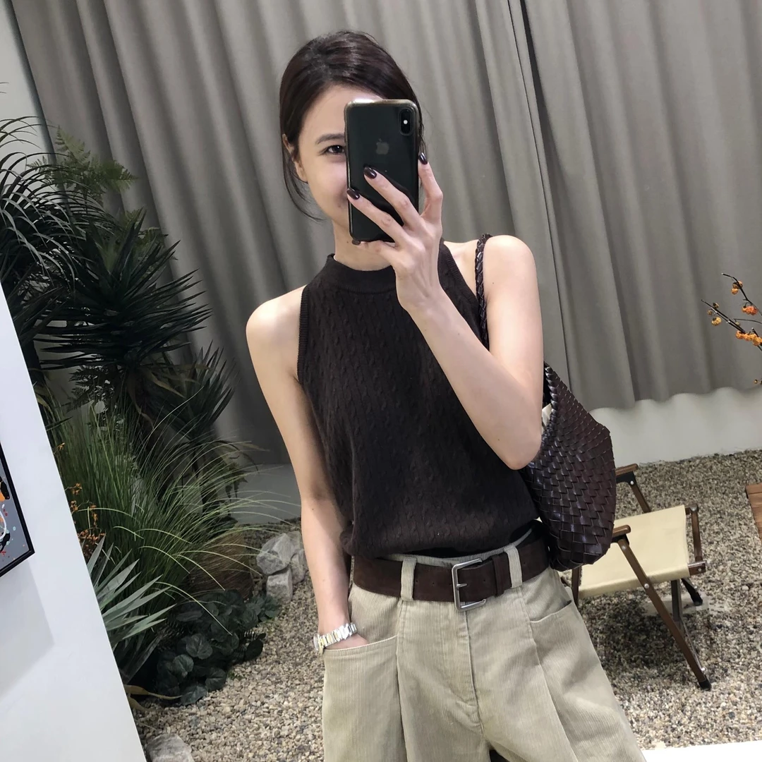 100全羊毛～法式复古削肩时尚气质2025显瘦女士挂脖纱色针织衫背心