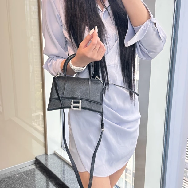 95新 Balenciaga/巴黎世家 黑色银扣沙漏包/9432