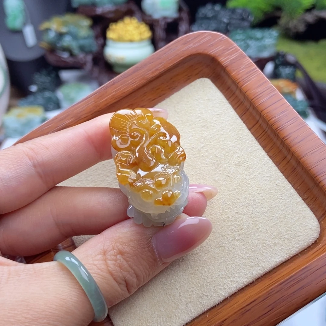 颈饰未镶嵌翡翠A6 黄金甲含珠貔貅