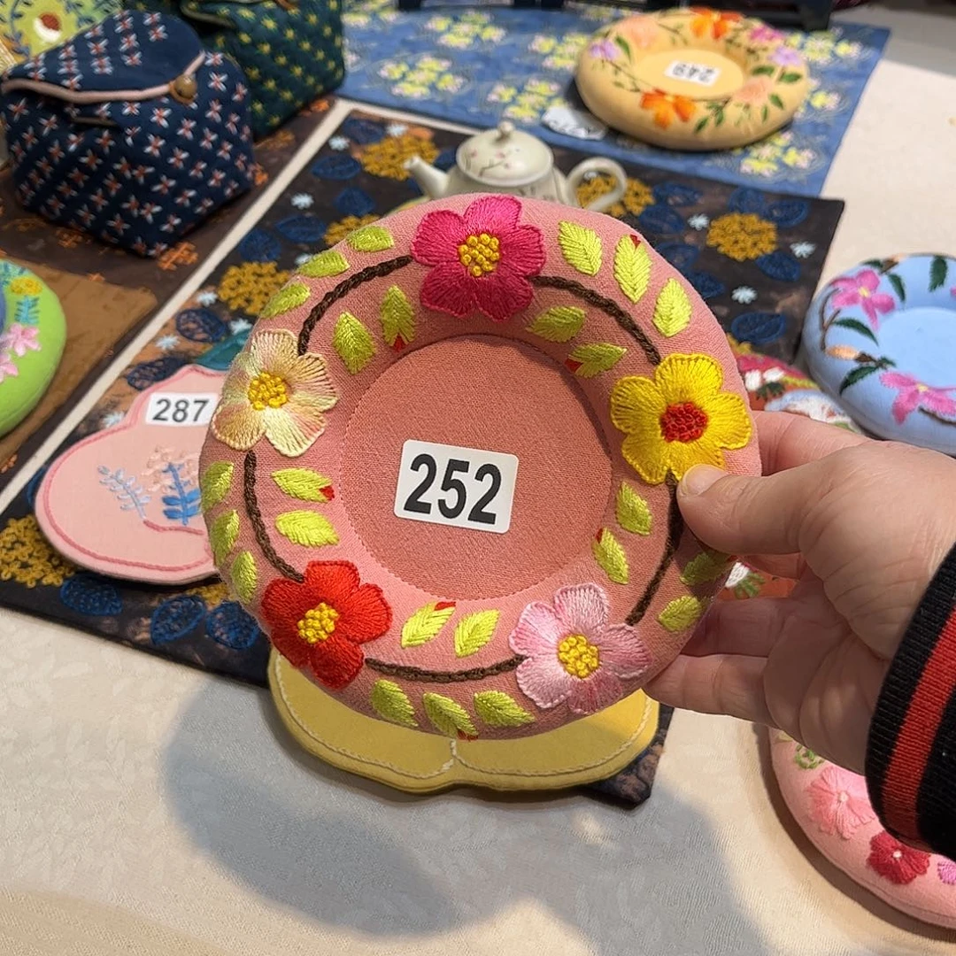 刺子绣窝窝壶垫美价