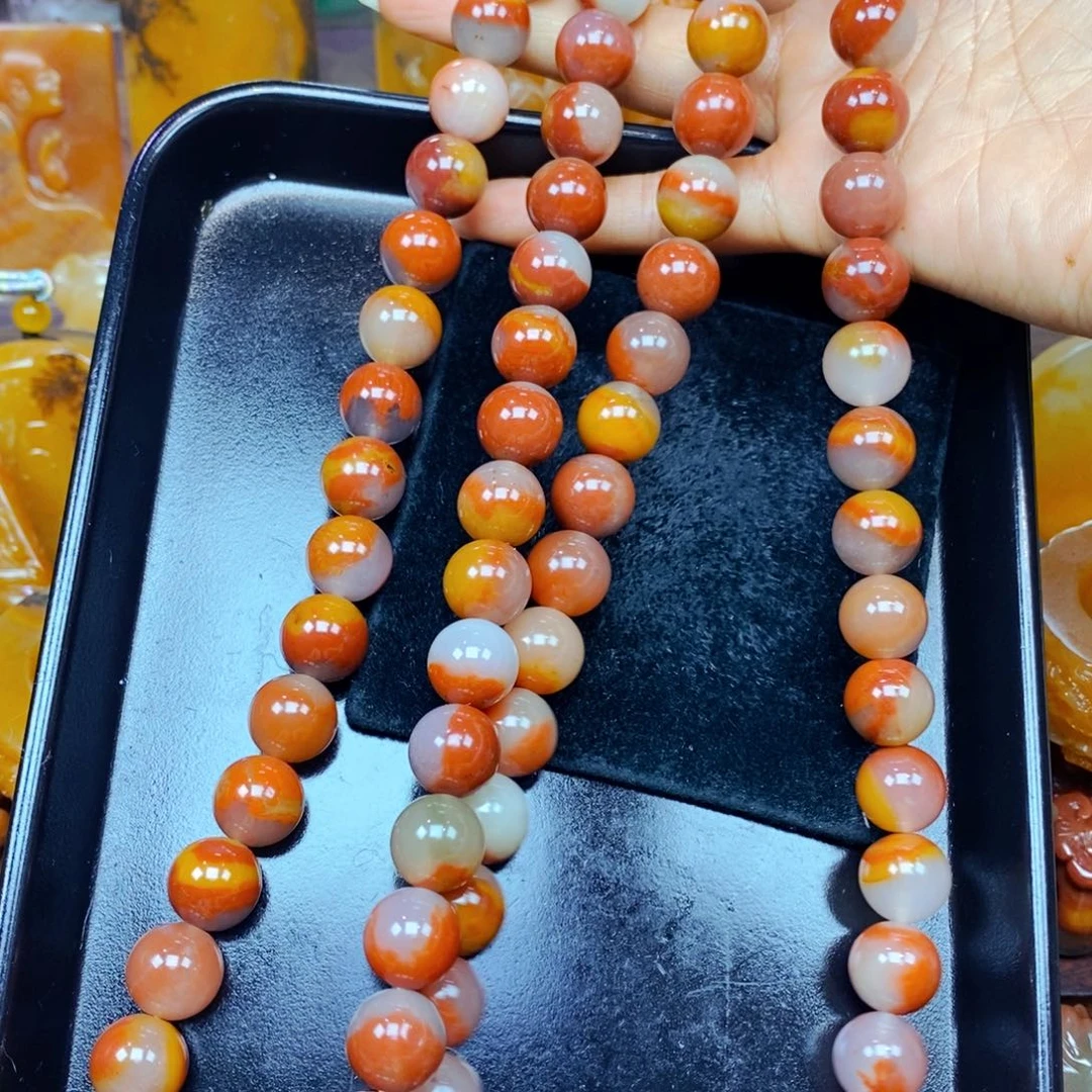 未镶嵌石英质玉（黄龙玉）颈饰
