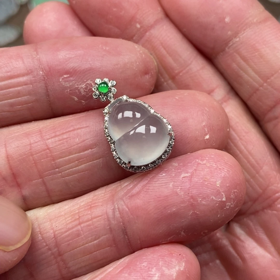 翡翠颈饰18K金镶嵌葫芦