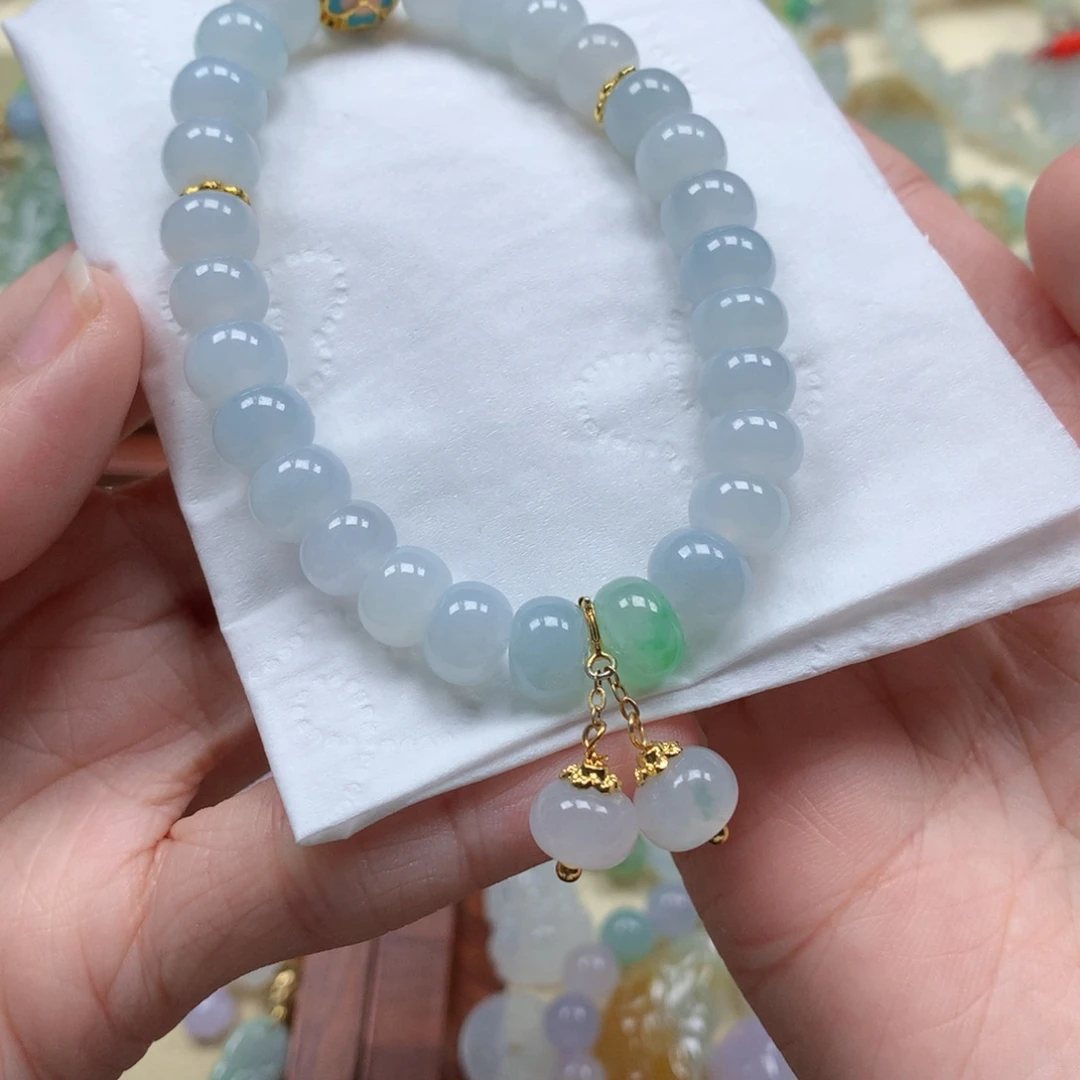 翡翠未镶嵌颈饰是