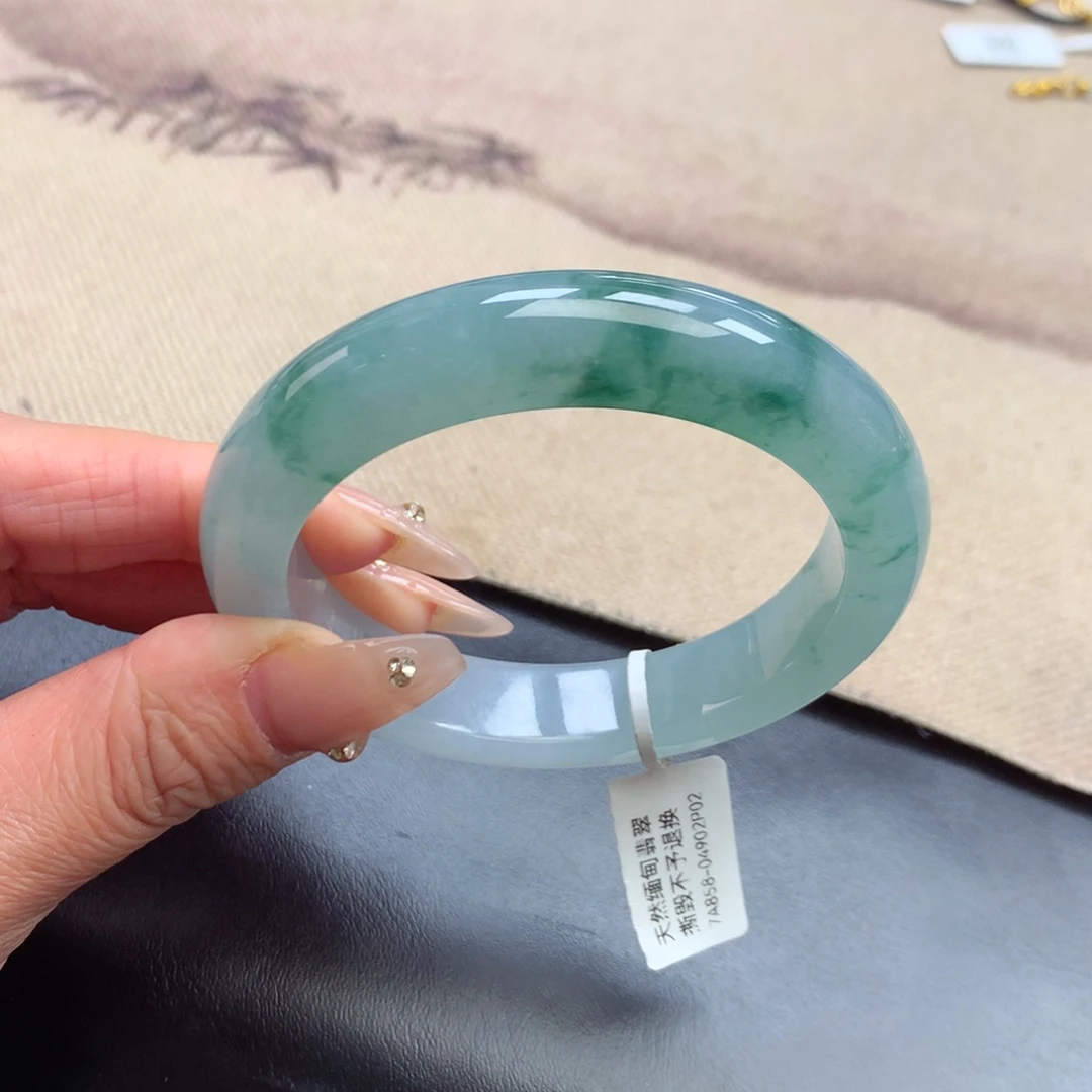 未镶嵌手镯翡翠缅甸翡翠手镯