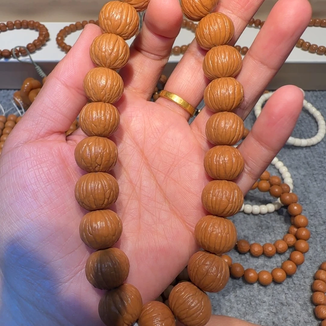 猴头核桃吊坠土豪手持