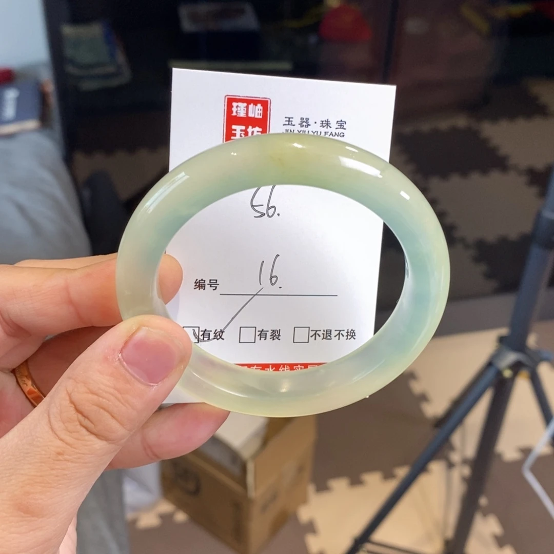 北***暖蛇纹石玉未镶嵌手镯