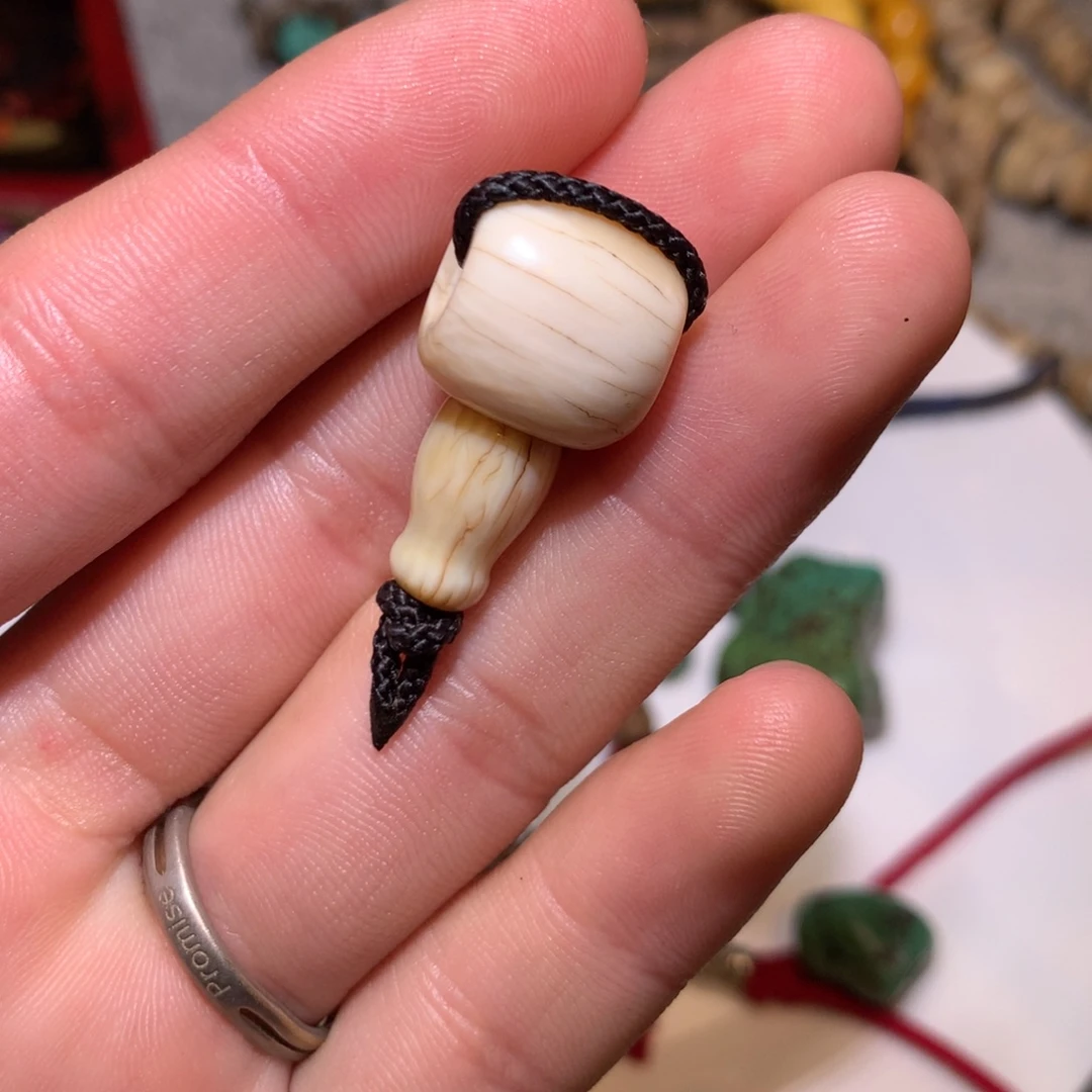 玻璃颈饰藏传小元素