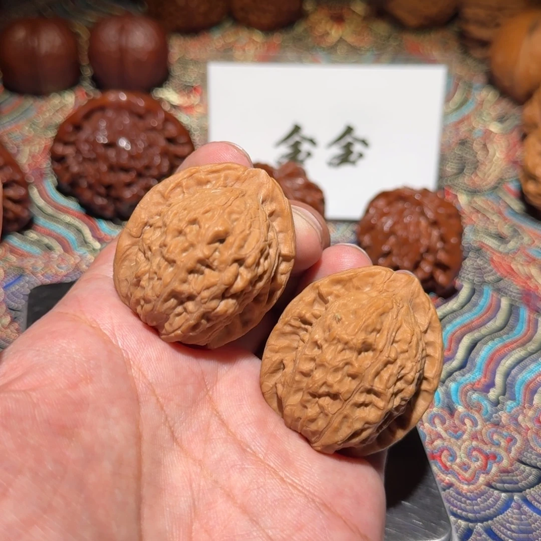 朝***拾把件核桃061玉观音，尺寸35