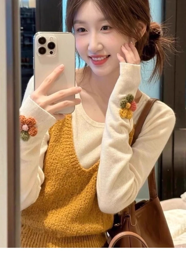 秋装2025新款设计感小众漂亮减龄黄色针织背心内搭两件套上衣女款