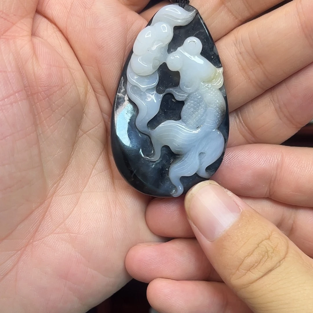 乐***遥颈饰未镶嵌和田玉（糖玉）