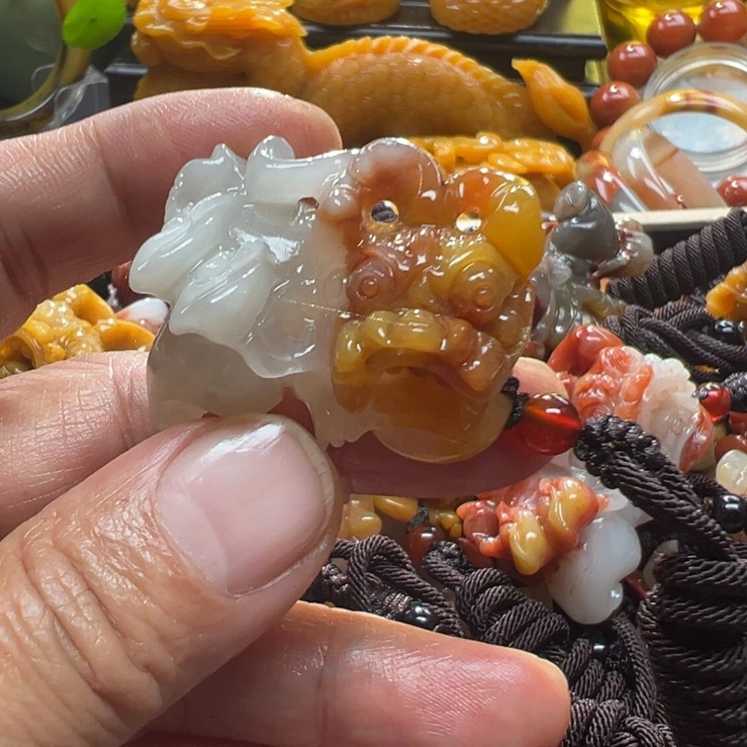 石英质玉未镶嵌颈饰