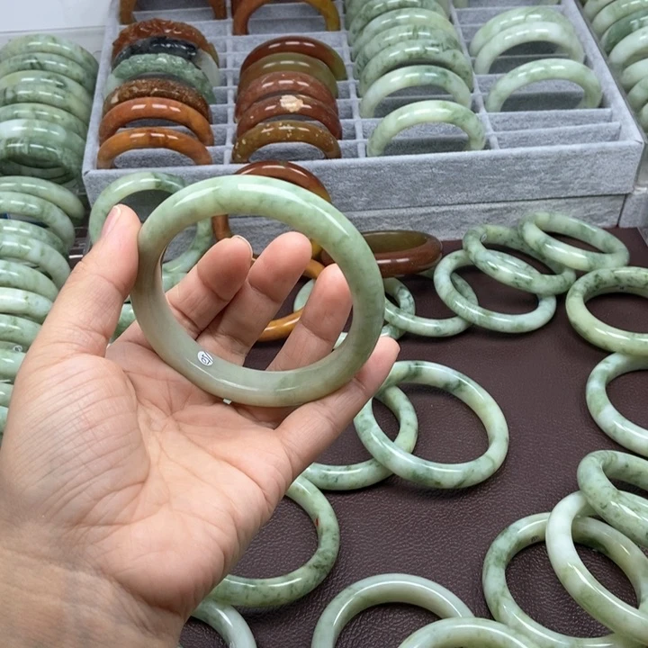 蛇纹石玉手镯未镶嵌5*5