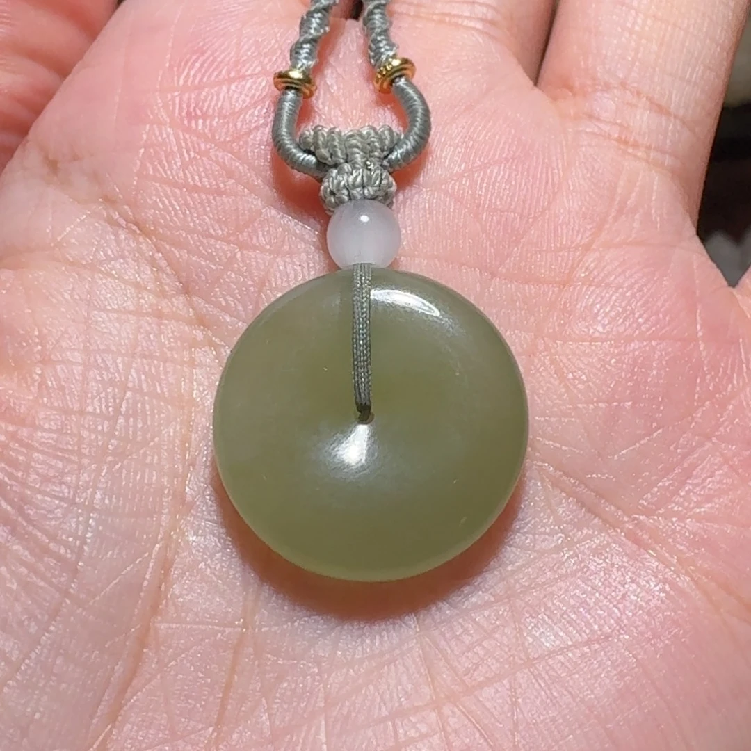 沐***舍和田玉未镶嵌颈饰