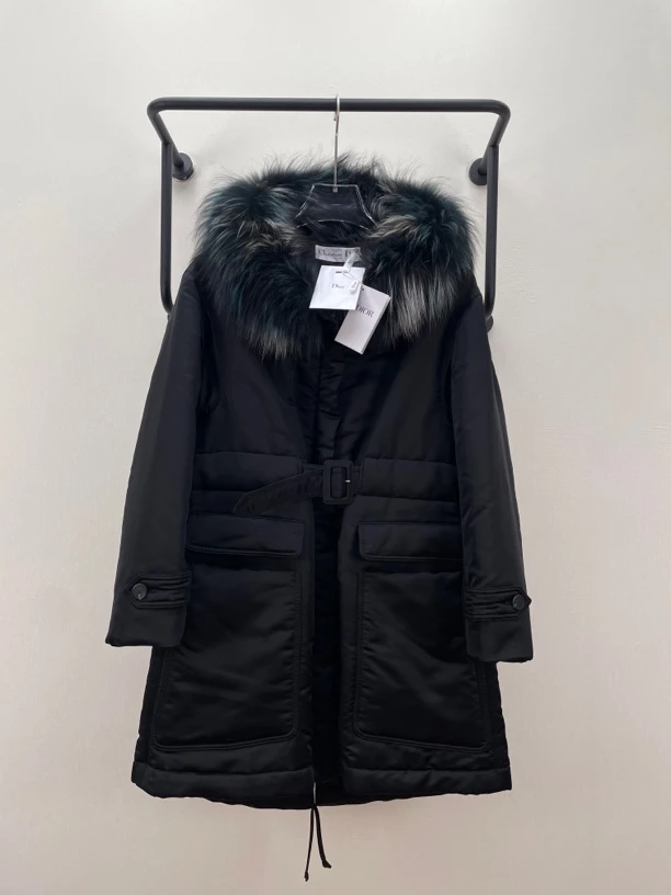全新未使用 DIOR/迪奥 38码Dior黑色带毛领蚕丝棉服-50620