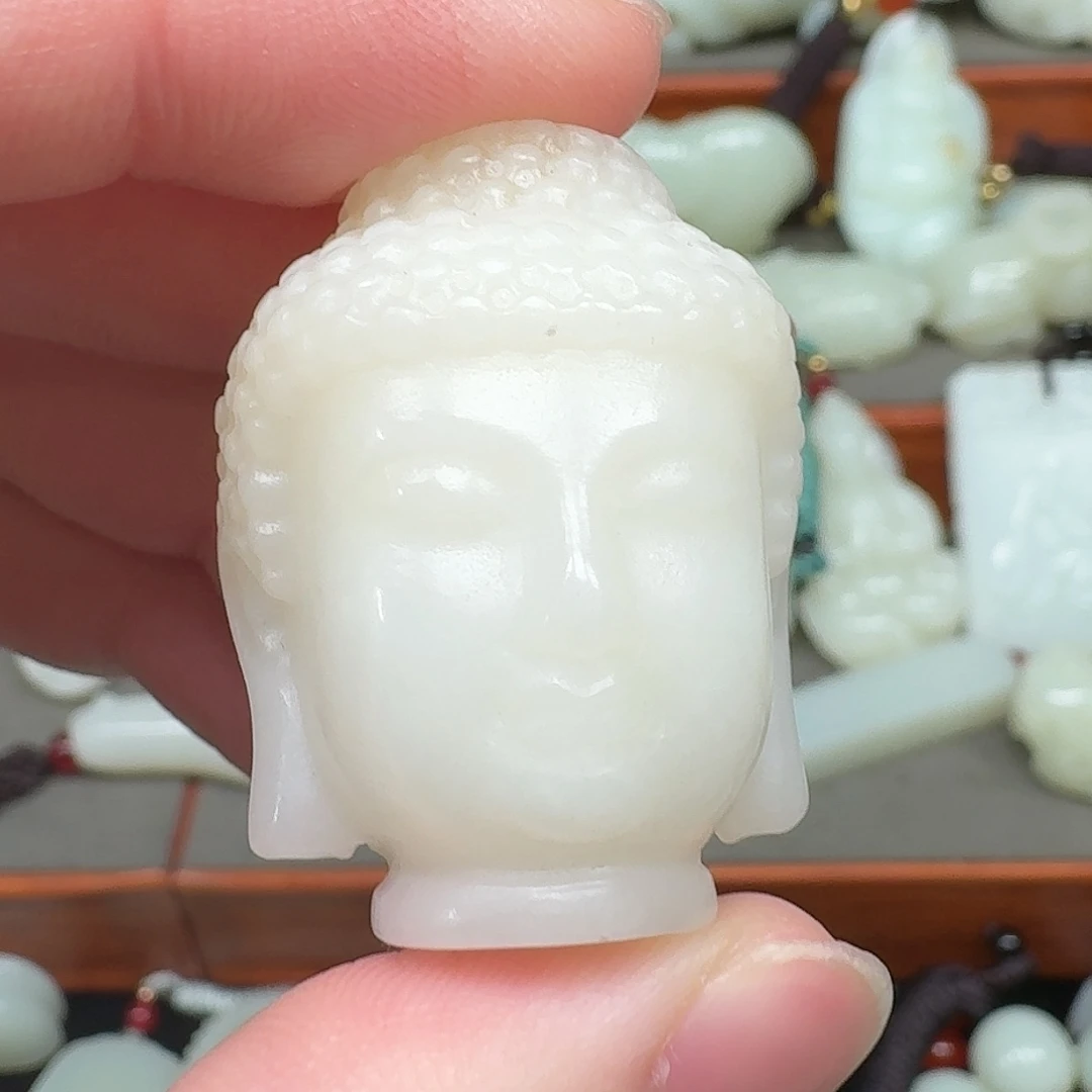 ****嘟和田玉未镶嵌把件