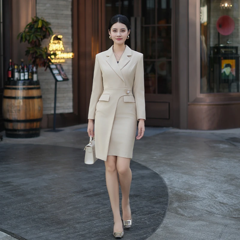 高级感连衣裙女士2025秋季新款薄款百褶显瘦时尚气质正式场合裙子