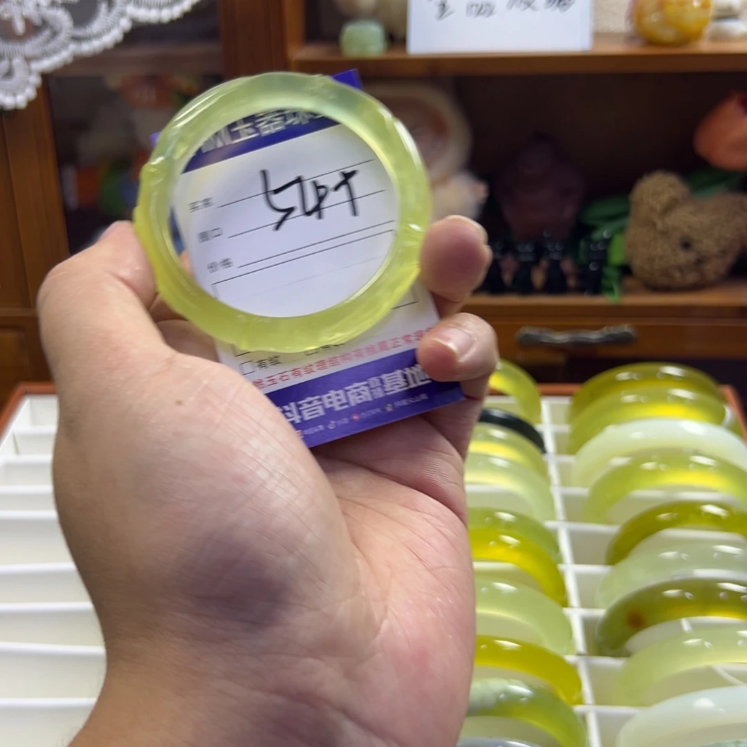 蛇纹石玉未镶嵌手镯307瑕疵