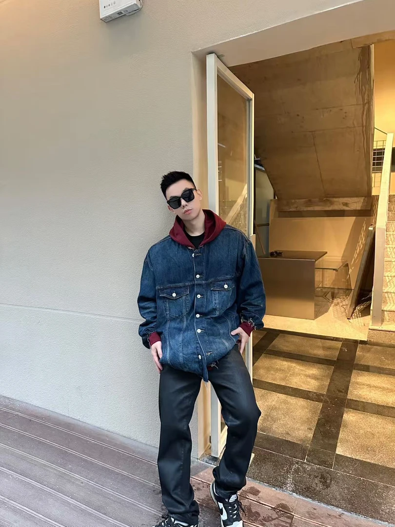 假俩件拼接撞色连帽牛仔外套