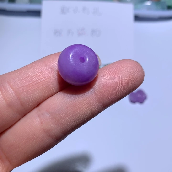 翡翠未镶嵌颈饰面包扣