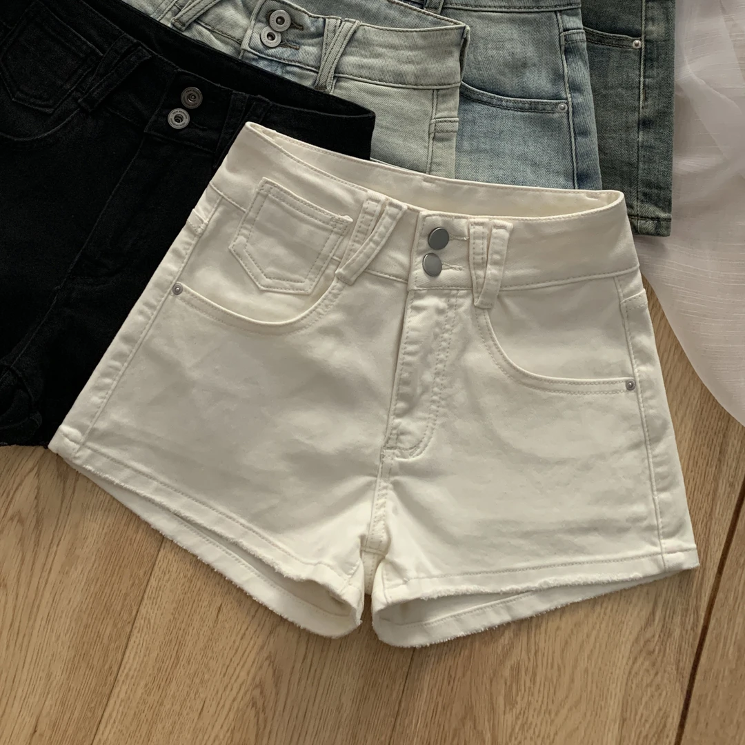 艾格白色低腰双排扣显瘦牛仔短裤女夏2025新款小个子修身阔腿热裤