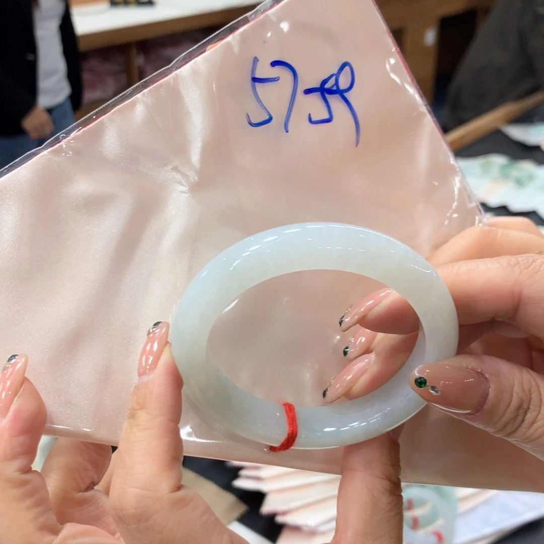 未镶嵌手镯翡翠48小时鉴赏