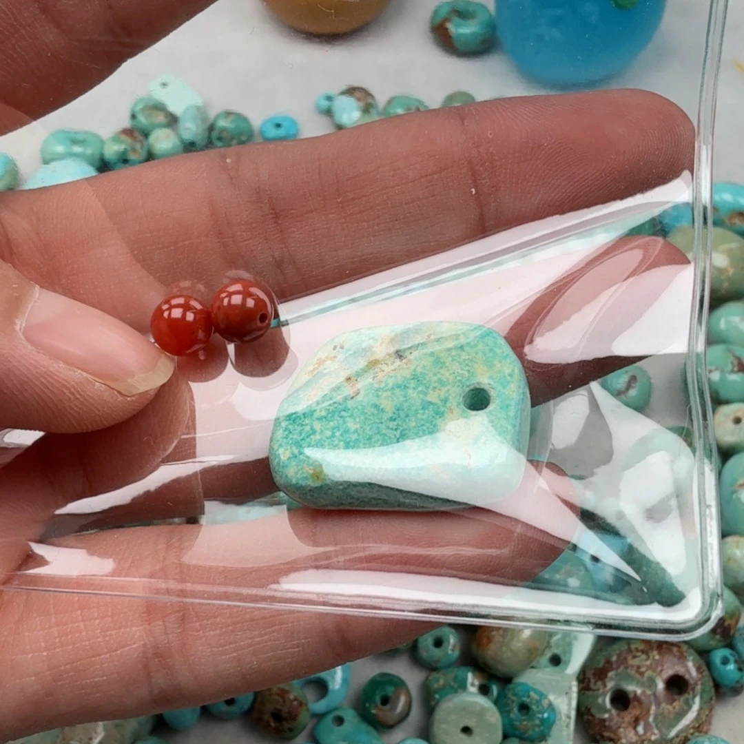 落***雪未镶嵌南红玛瑙珠宝奇石