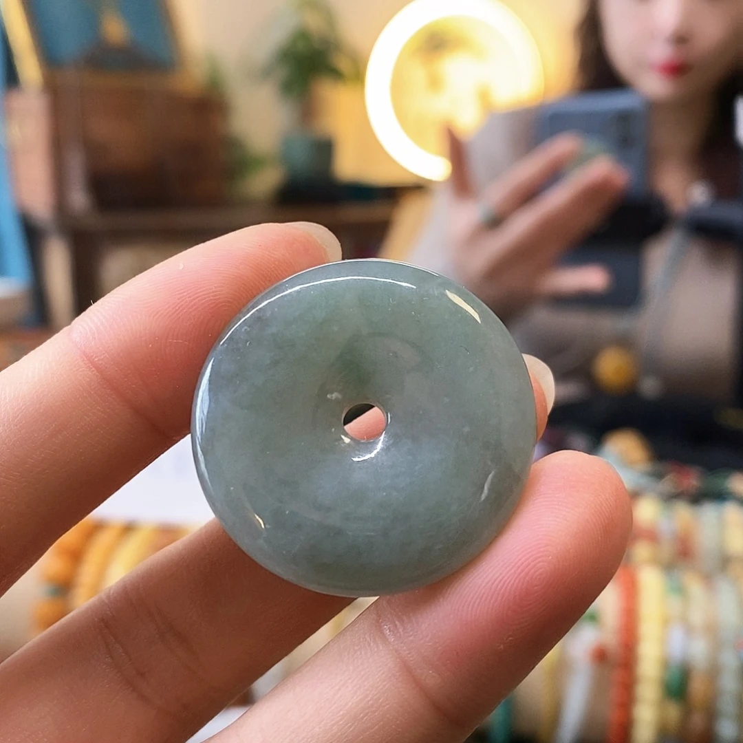 翡翠挂件未镶嵌翡翠挂件