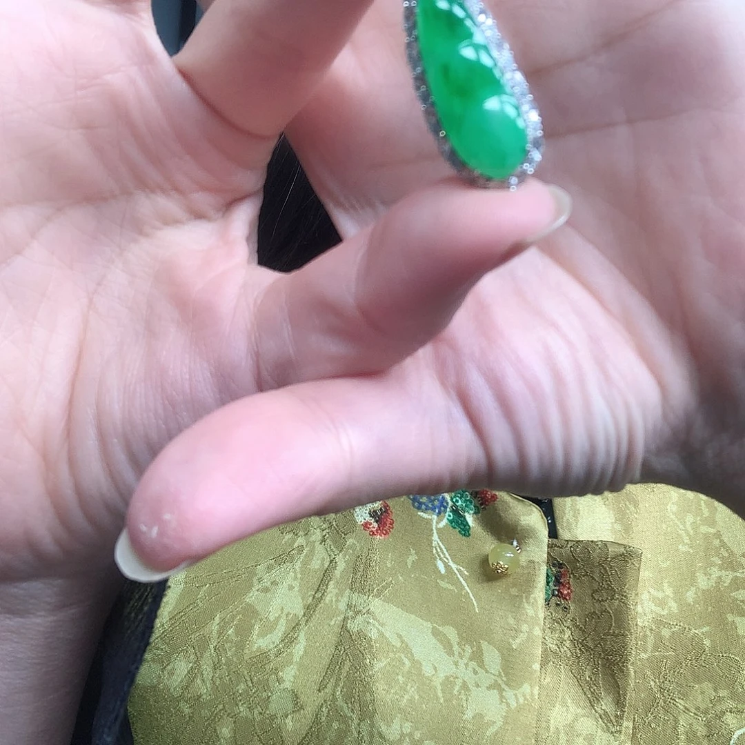翡翠裸石冰阳绿福豆