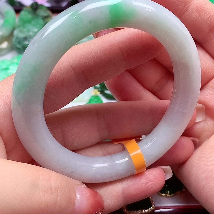 翡翠未镶嵌手镯翡翠