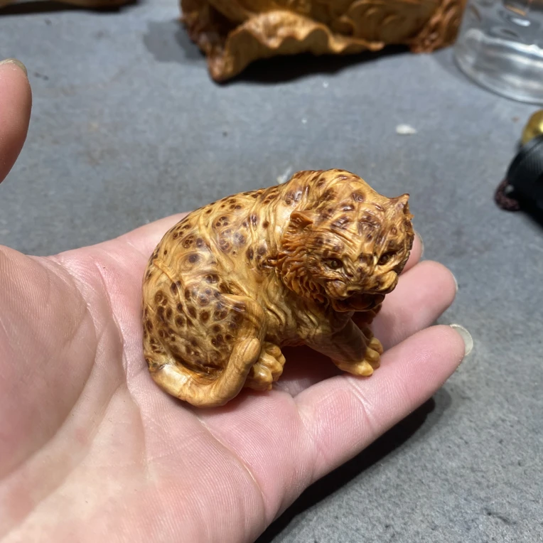 满瘤疤手工雕刻老虎木雕手把玩件小摆件