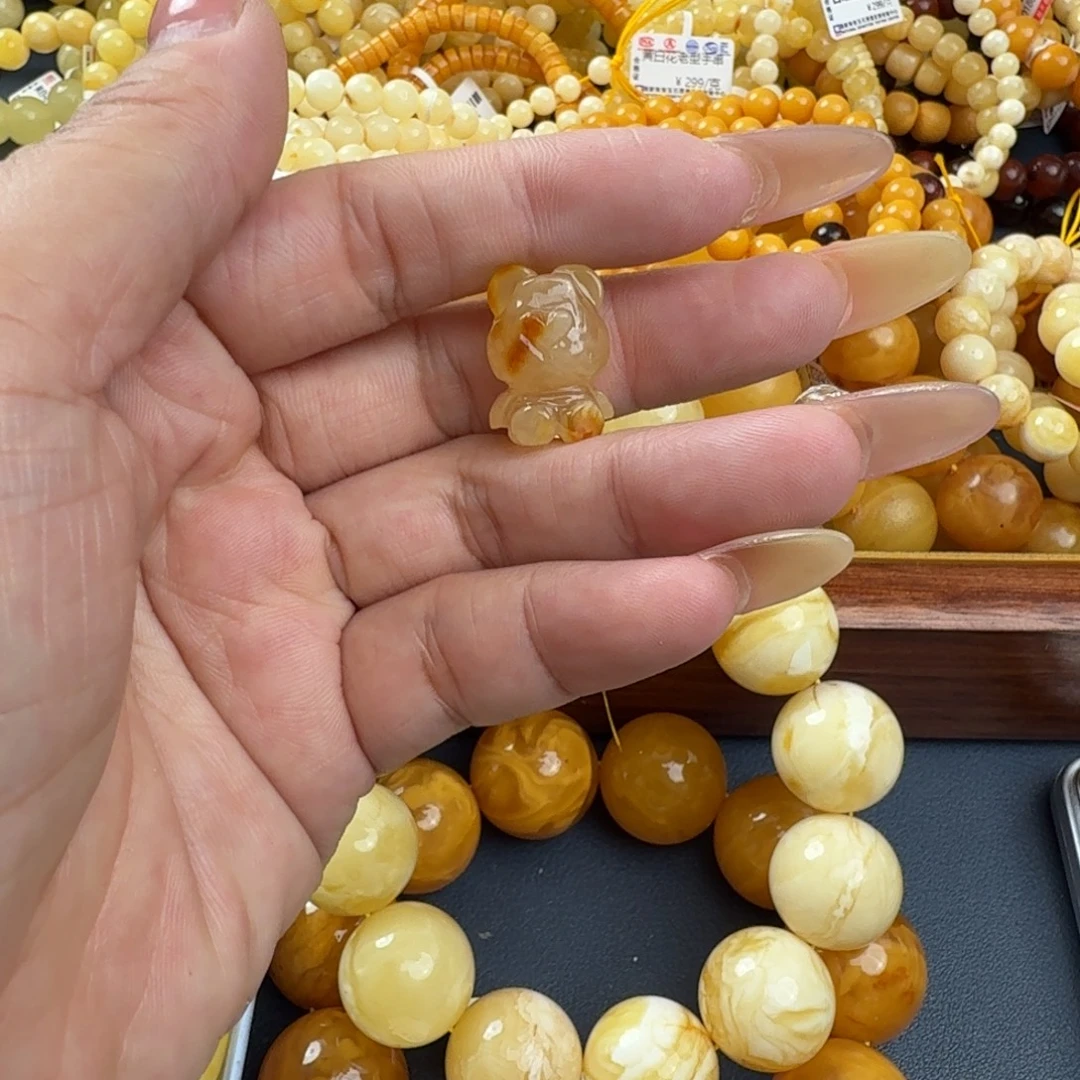 琥珀未镶嵌珠宝奇石