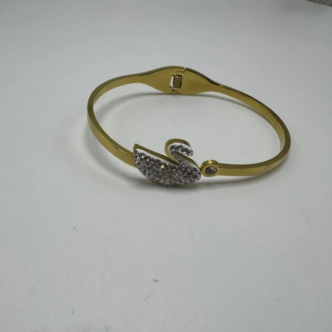 精选轻奢手镯B168