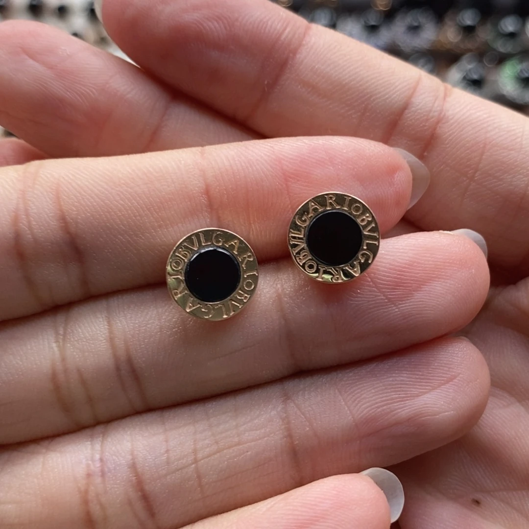 18K金镶嵌翡翠耳饰墨翠