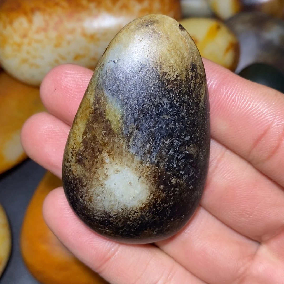 和田玉未镶嵌珠宝奇石