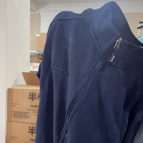 l码藏青外套一件晶晶啦