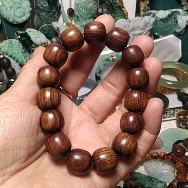 翡翠吊坠(赠链)未镶嵌