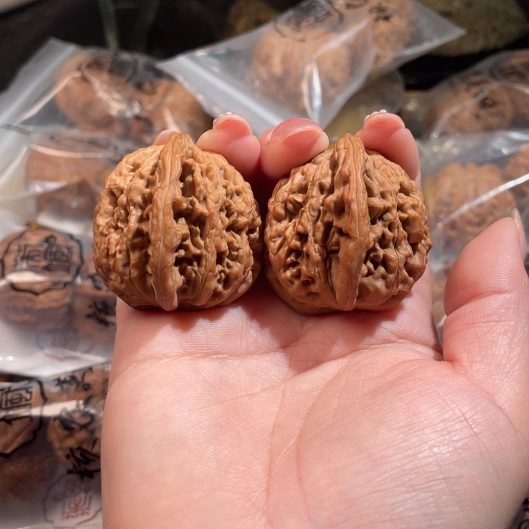 文玩核桃吊坠39虎头