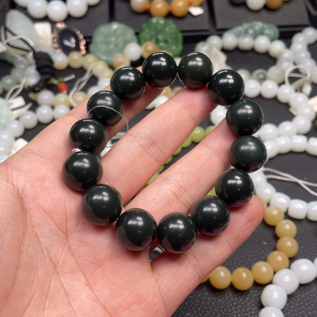 鞋***大和田玉未镶嵌手链加颗珠子