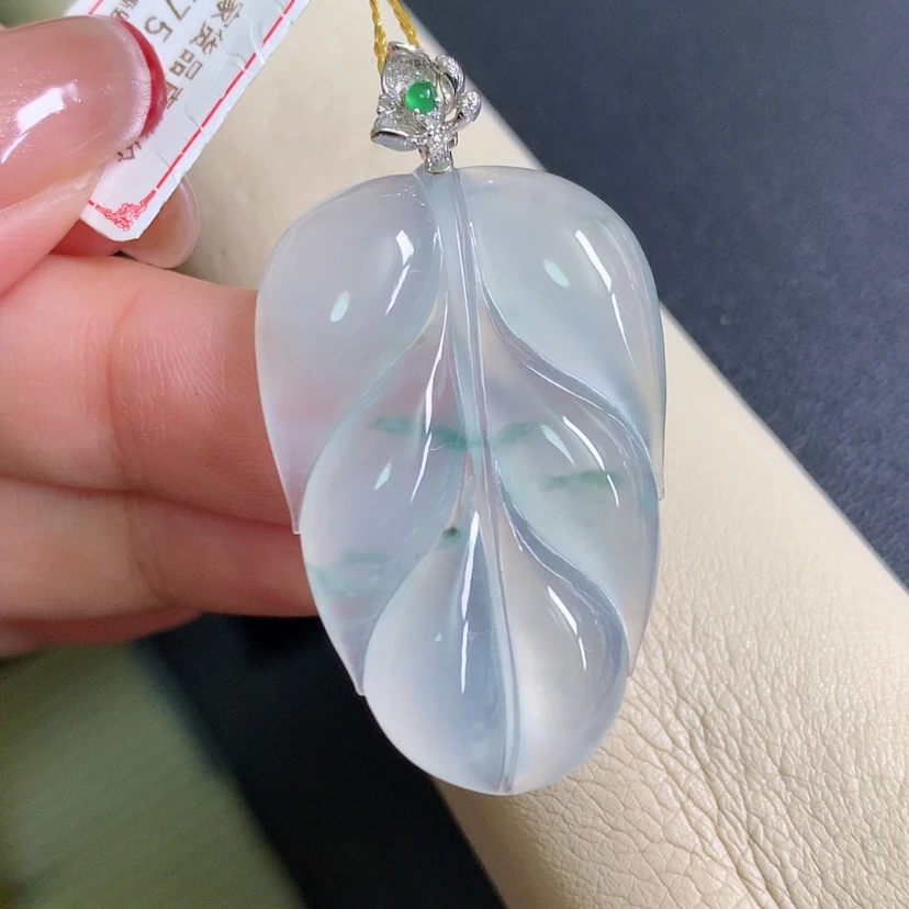 【闪购商品】翡翠颈饰18K金镶嵌叶子