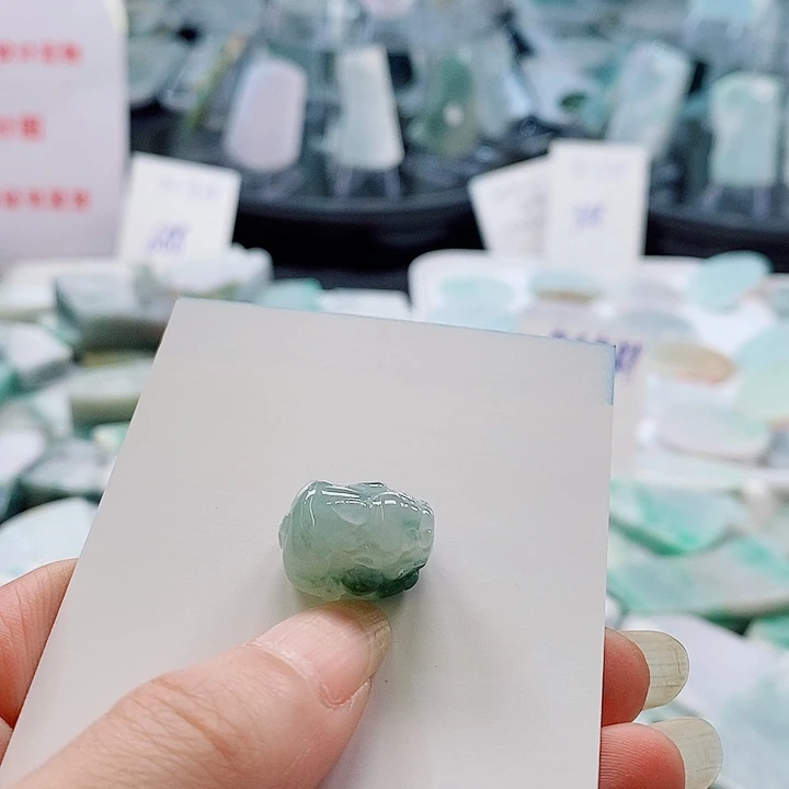 翡翠未镶嵌颈饰缅甸天然A货翡翠挂件