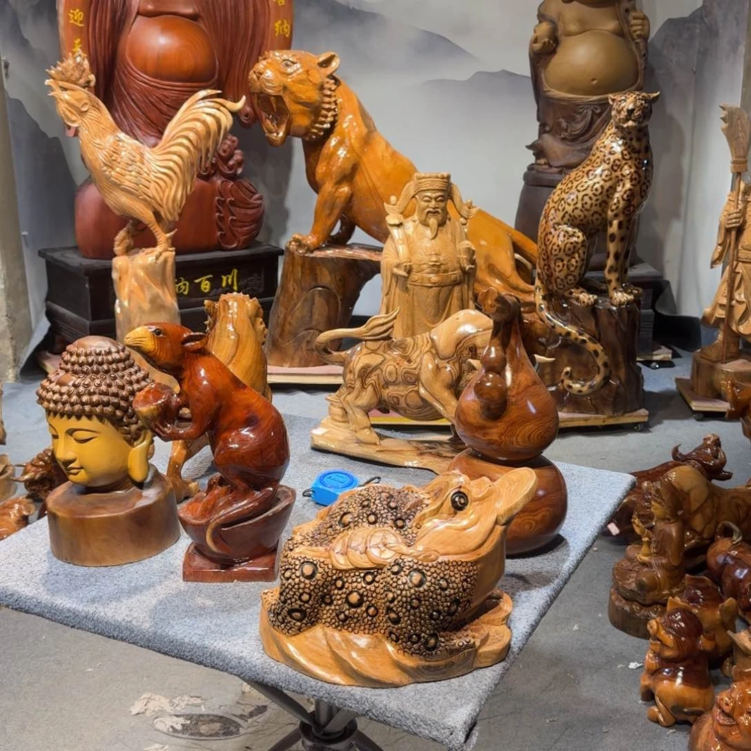 香樟木华****）香樟木金蝉摆件