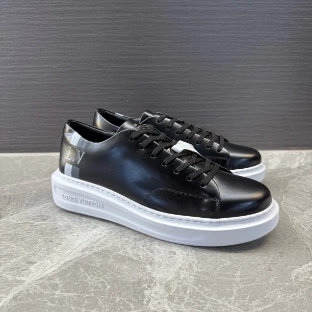 未使用 LouisVuitton/路易威登 黑色漆皮亮面休闲松糕鞋 全尺码