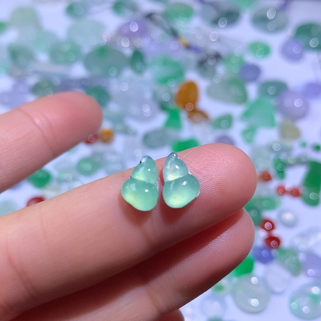 翡翠颈饰未镶嵌葫芦