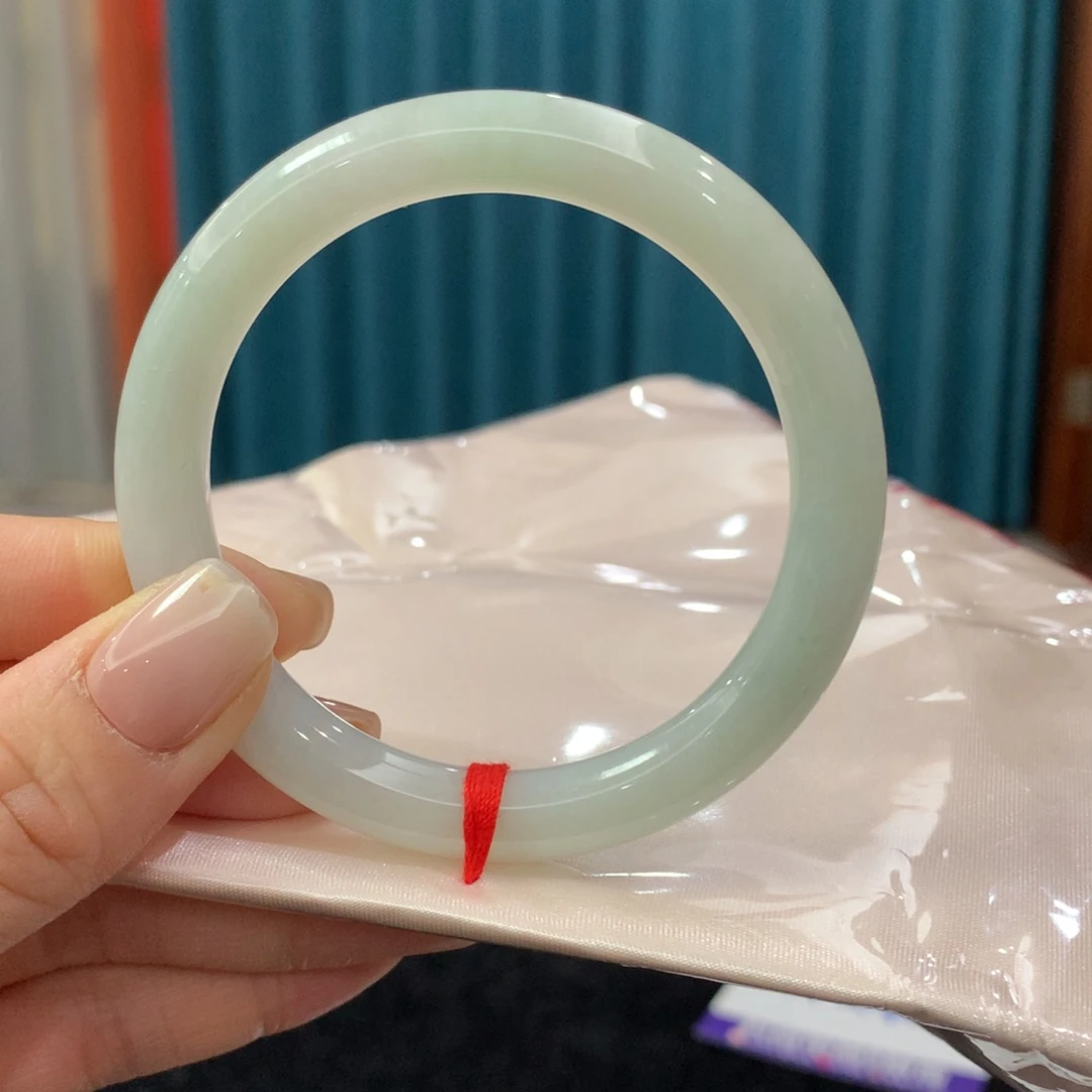 未镶嵌手镯翡翠完美者慎拍 圈口54.5