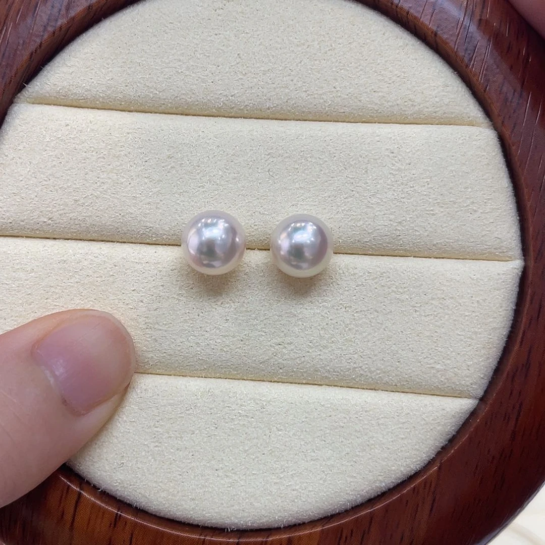 18K金镶嵌海水珍珠耳饰