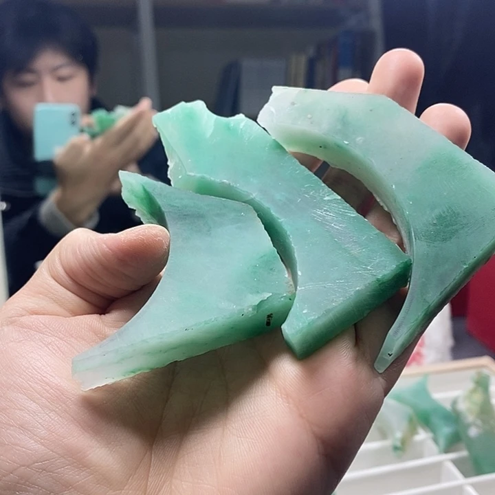 石英质玉（非洲翠）未镶嵌戒指