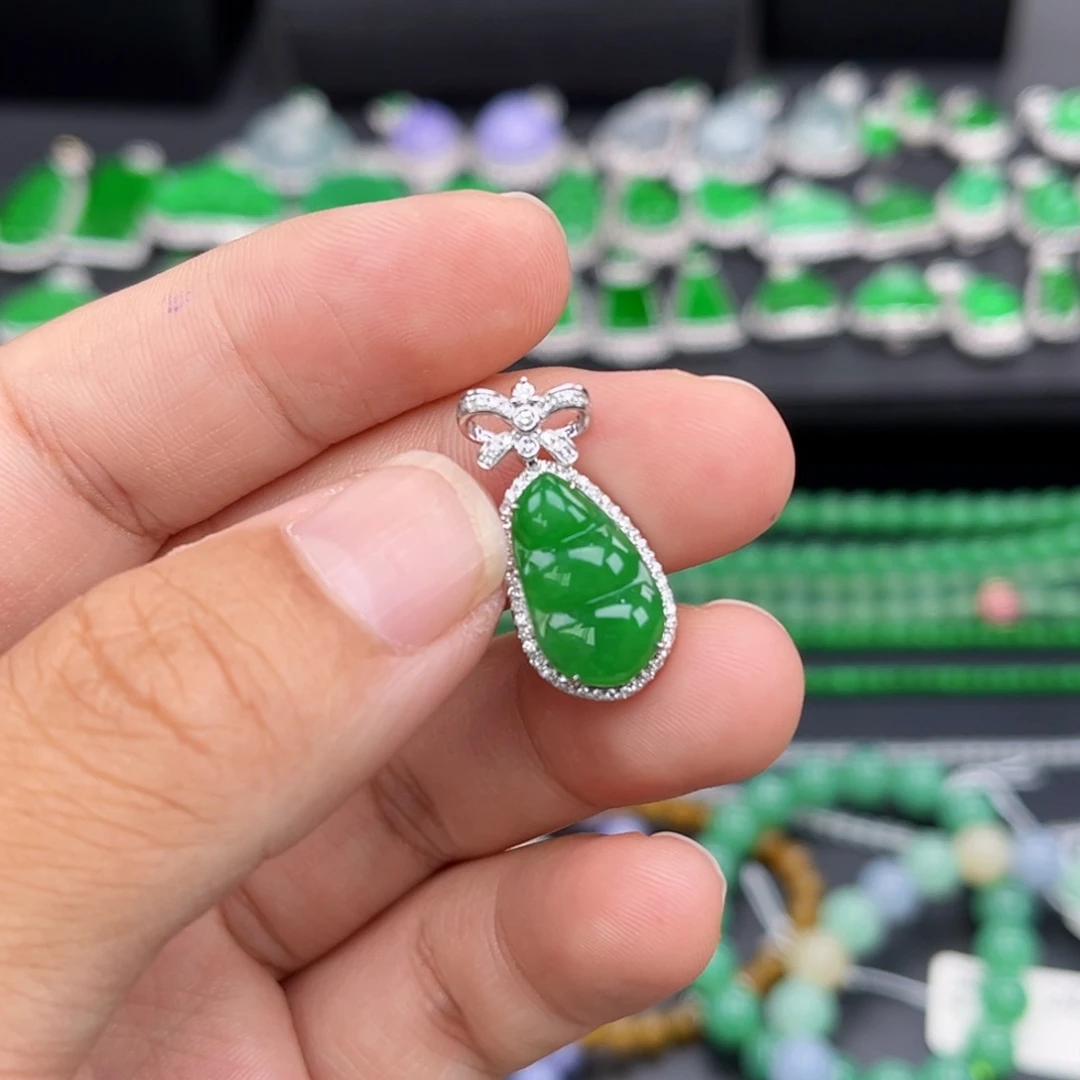 翡翠18K金镶嵌吊坠(不含链)