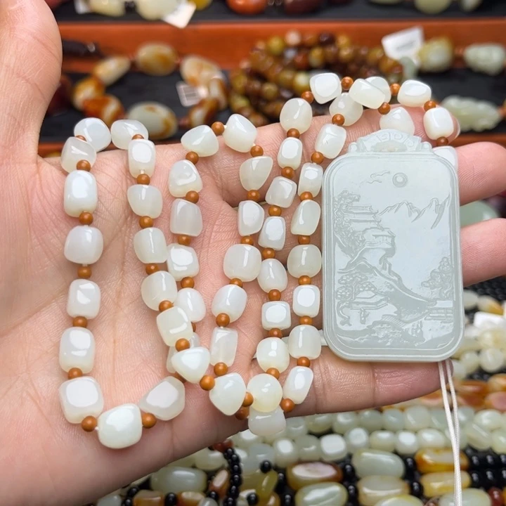 和田玉颈饰未镶嵌王*二